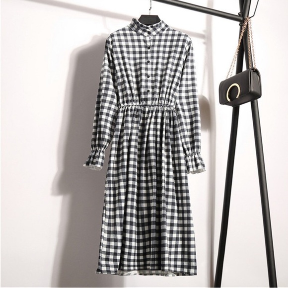Women White & Navy Blue Checked Maxi Shirt Dress Buttoned Front flared hem - Picture 1 of 14